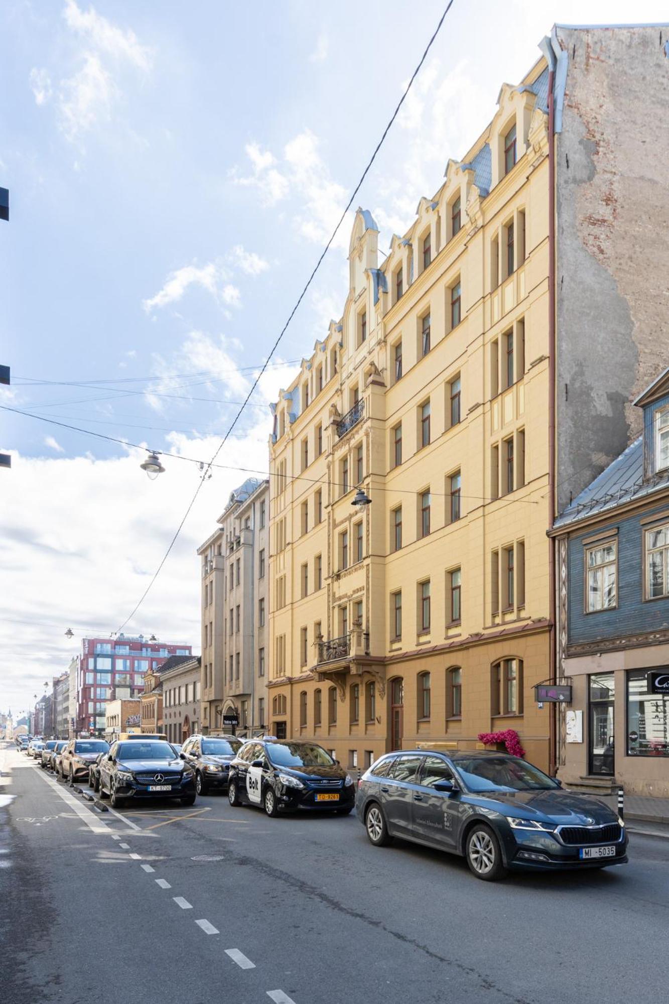 Compact Next To Jrt Appartement